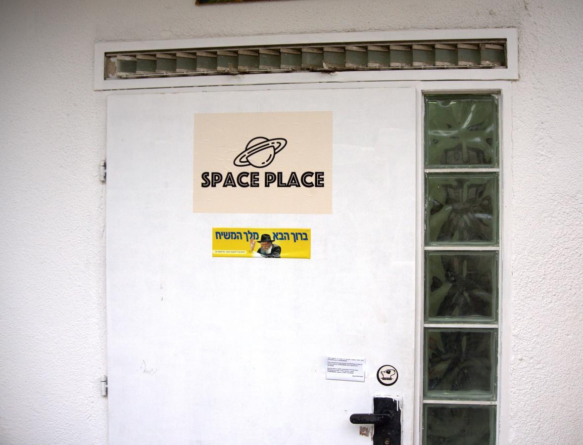 Space Place Hostel Haifa Exterior photo